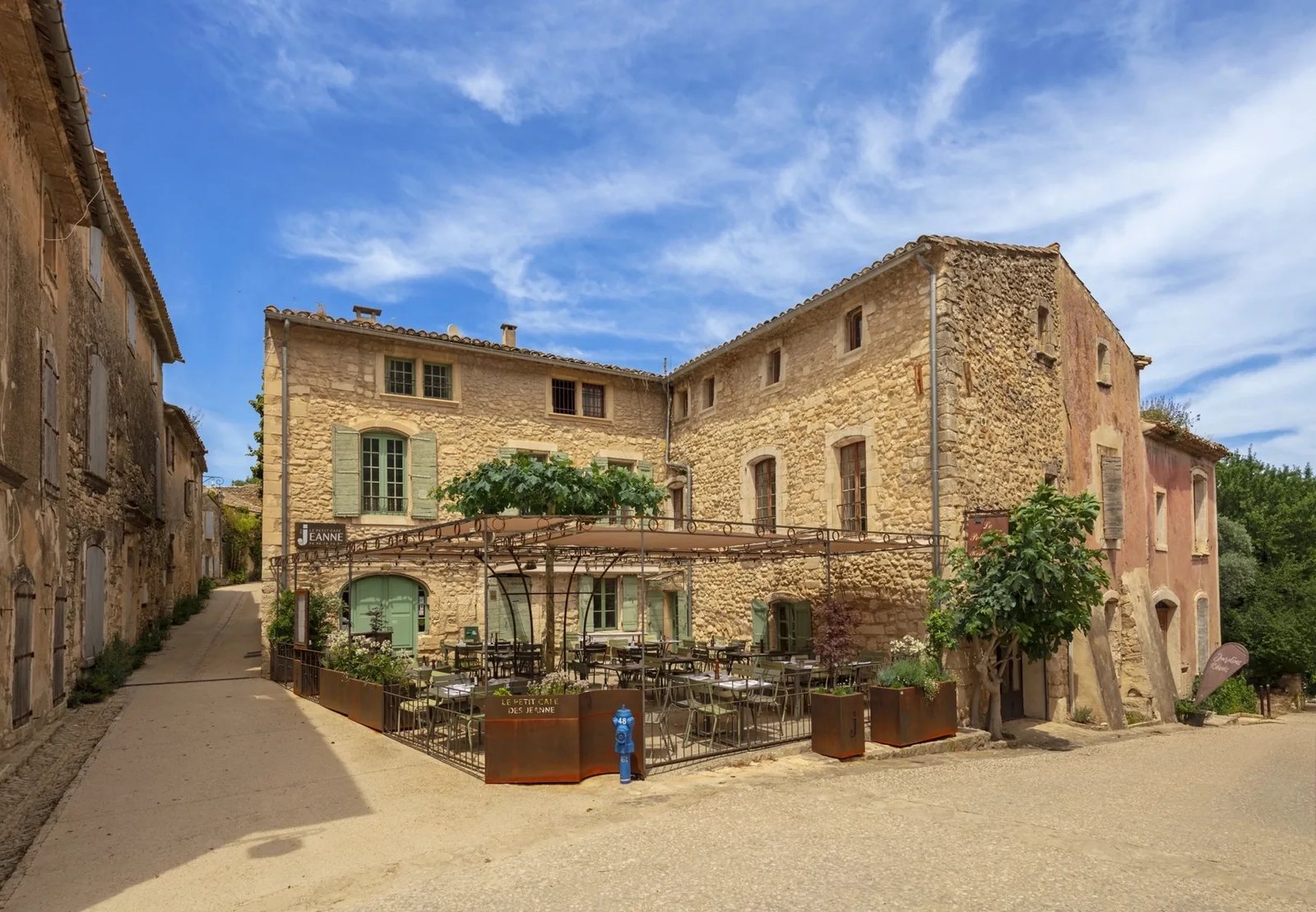 Le Petit Café des Jeanne in the stone village of Oppède-le-Vieux.